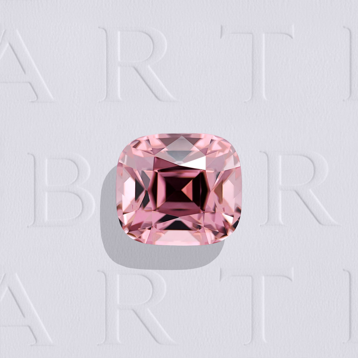 Grenat Malaya naturel coussin rectangle facetté de 2.15 carats, originaire de Madagascar, de couleur rose-orangé soutenu, sans inclusion visible à l’œil nu. Aucun traitement.