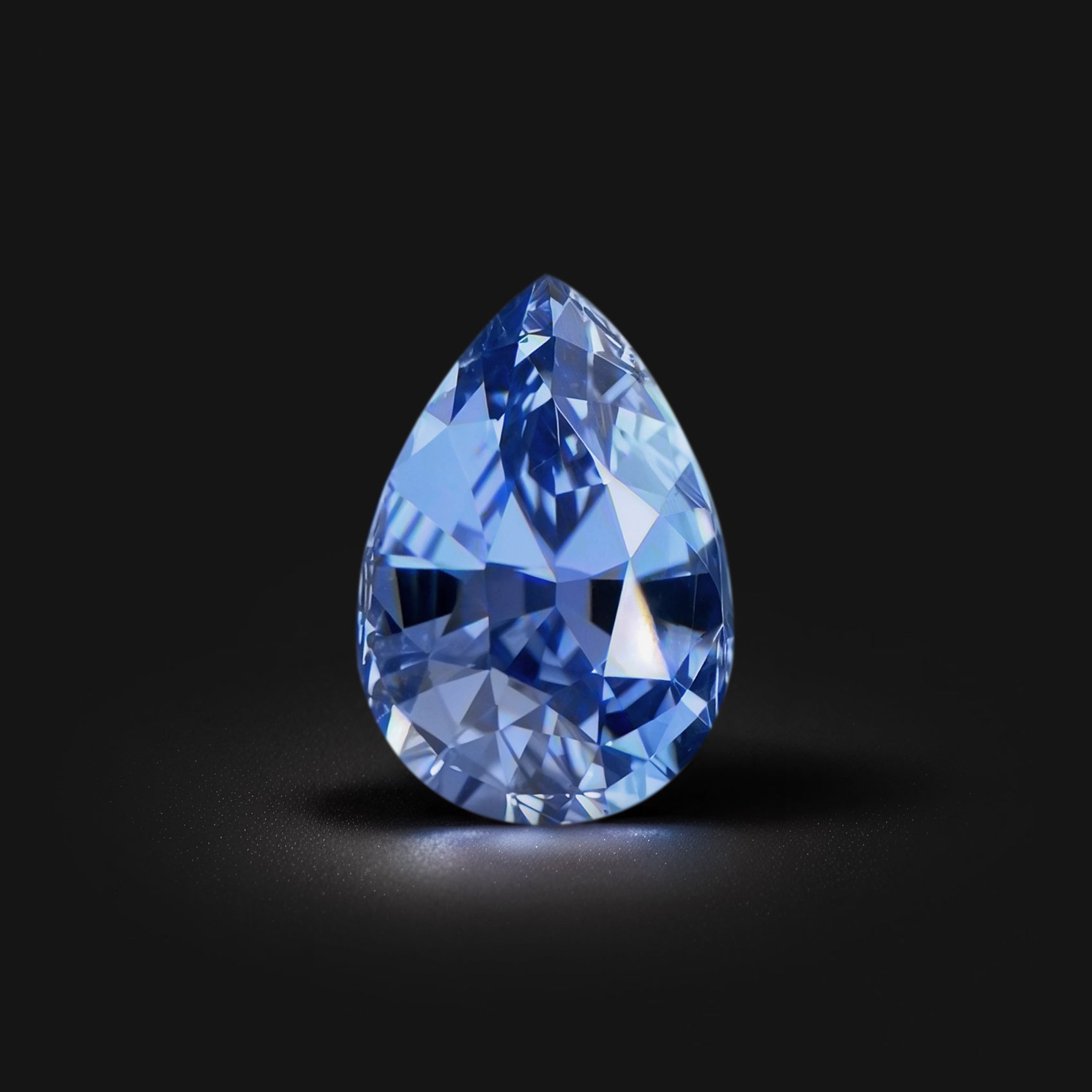 Saphir bleu naturel poire facetté 1,15ct, couleur bleu soutenu, pureté sans inclusion, Sri Lanka