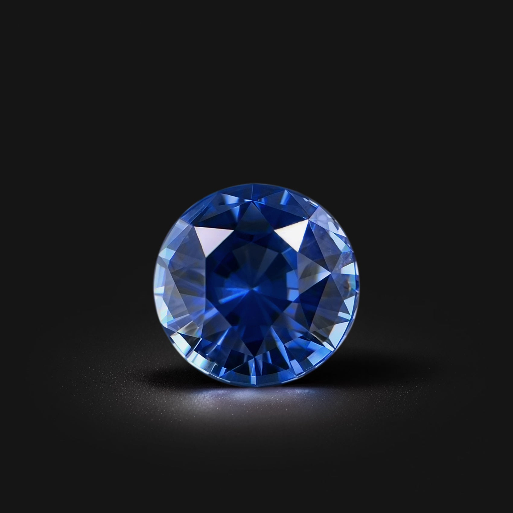 Saphir bleu rond facetté 1,18ct, couleur bleu intense, pureté sans inclusion, Sri Lanka