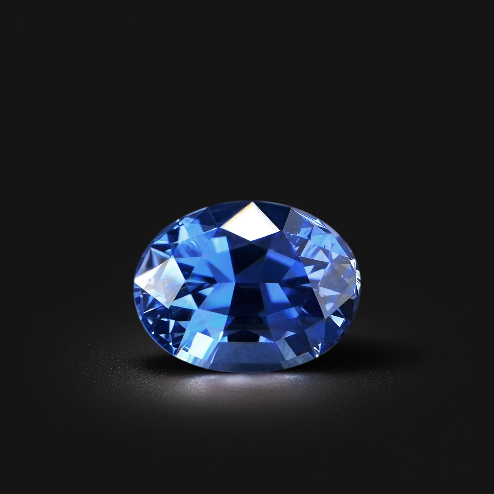 Saphir bleu ovale facetté 0,92ct, couleur soutenue, Sri Lanka