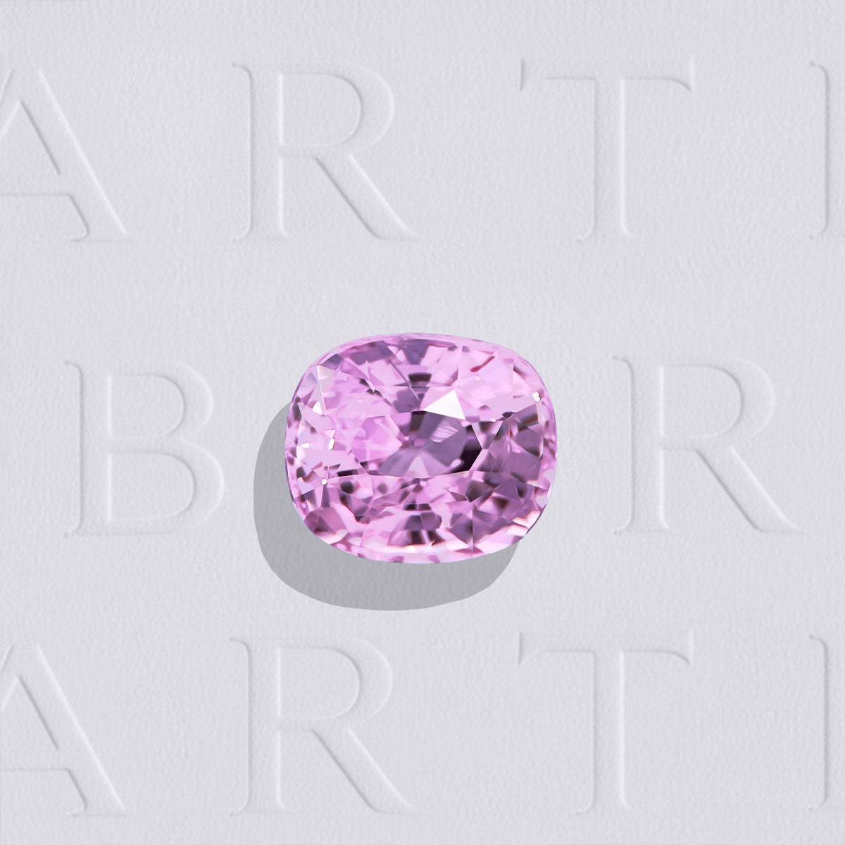 Saphir rose naturel coussin rectangle facetté de 1.00 carat, originaire de Madagascar, de couleur rose-violet soutenu, légèrement inclus. Aucun traitement.