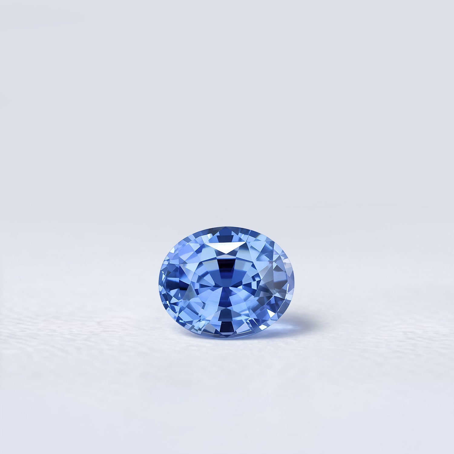 Saphir bleu ovale facetté 2,57ct, bleu prononcé, pureté sans inclusion visible, Sri-Lanka