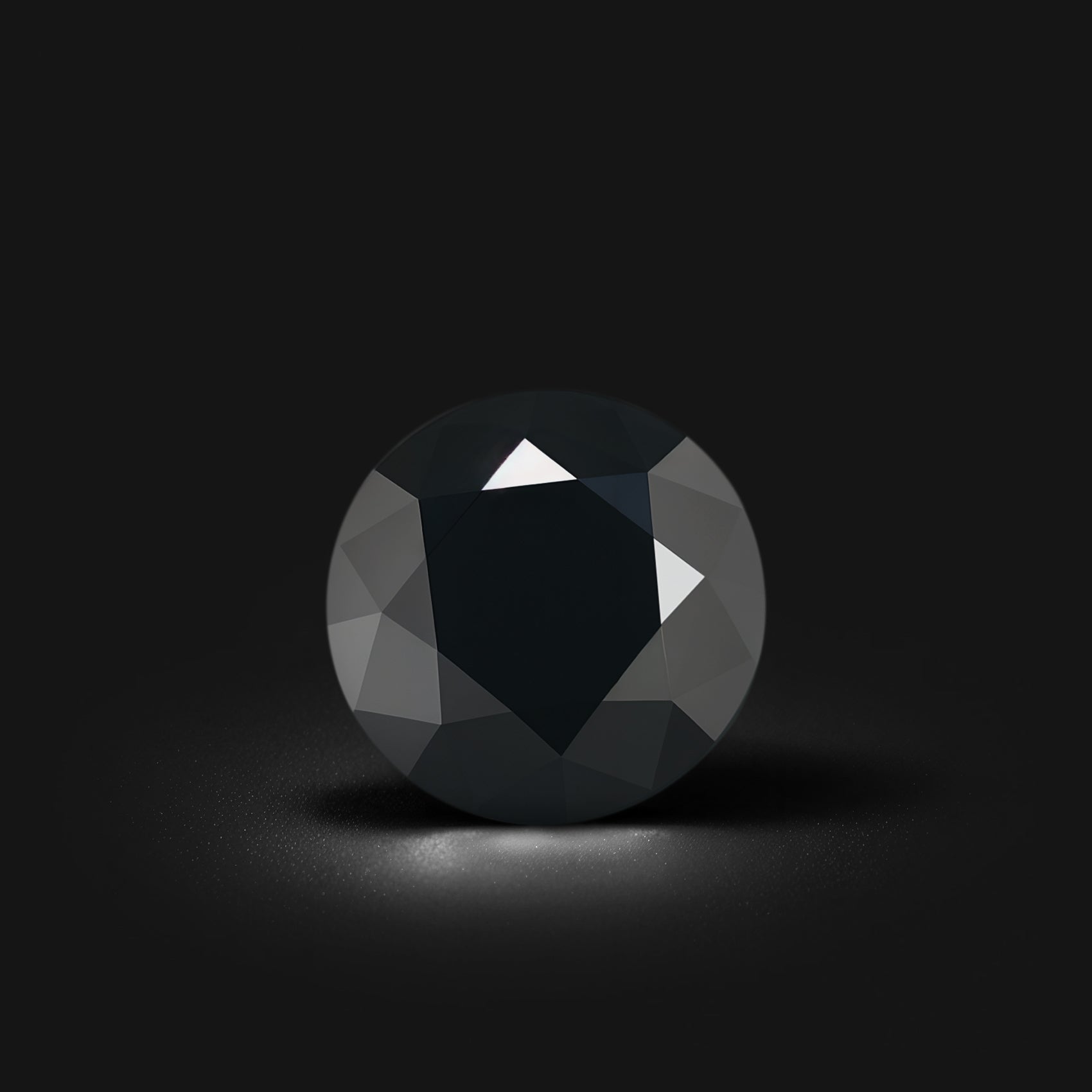 Spinelle noir rond facetté 1,36ct, noir opaque, Thaïlande