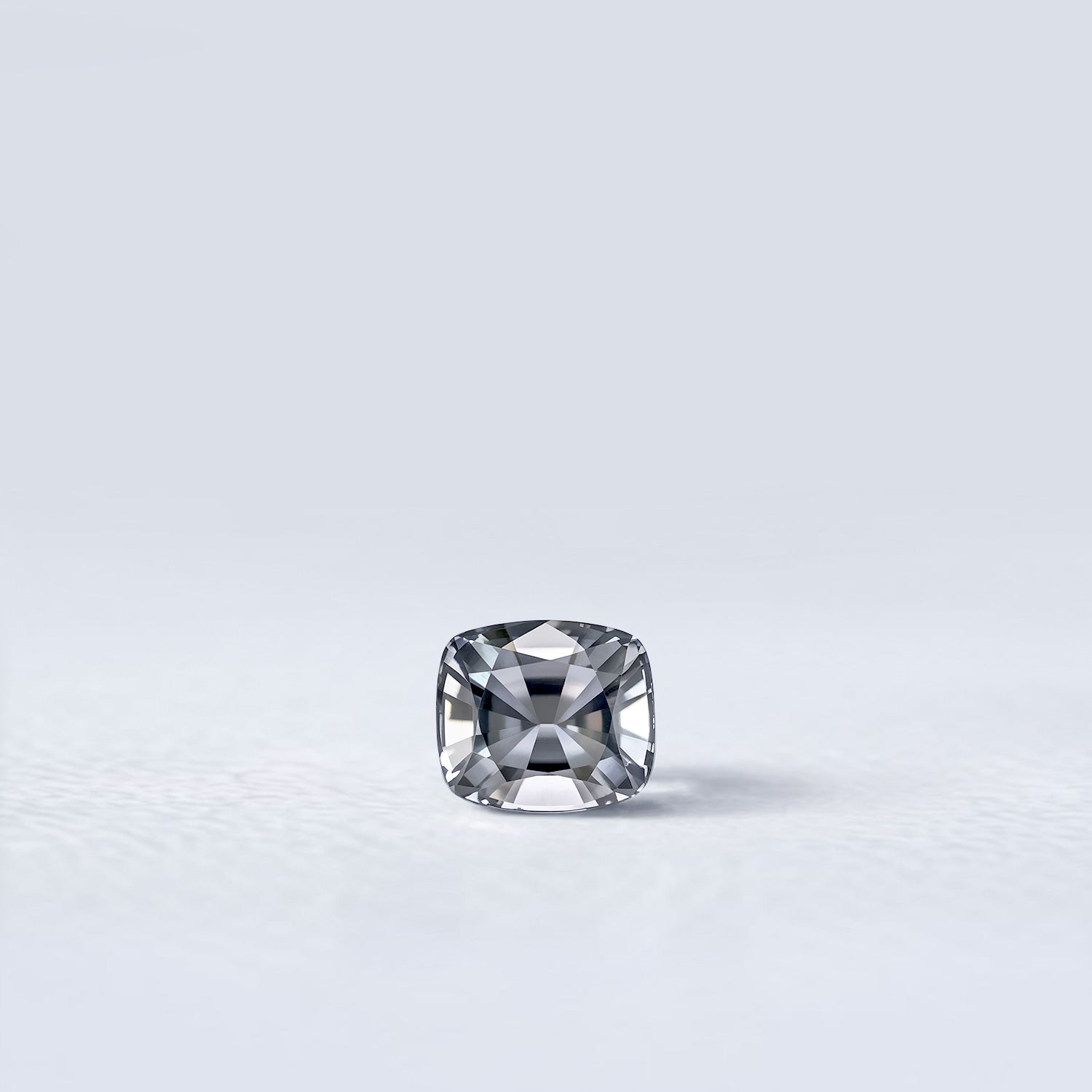 Spinelle gris naturel coussin facetté de 0.73 carat, couleur gris prononcé, originaire du Myanmar