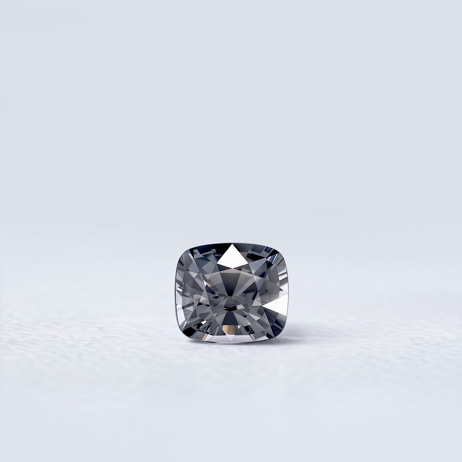 Spinelle gris naturel coussin facetté de 1.34 carat, couleur gris soutenu, originaire du Myanmar