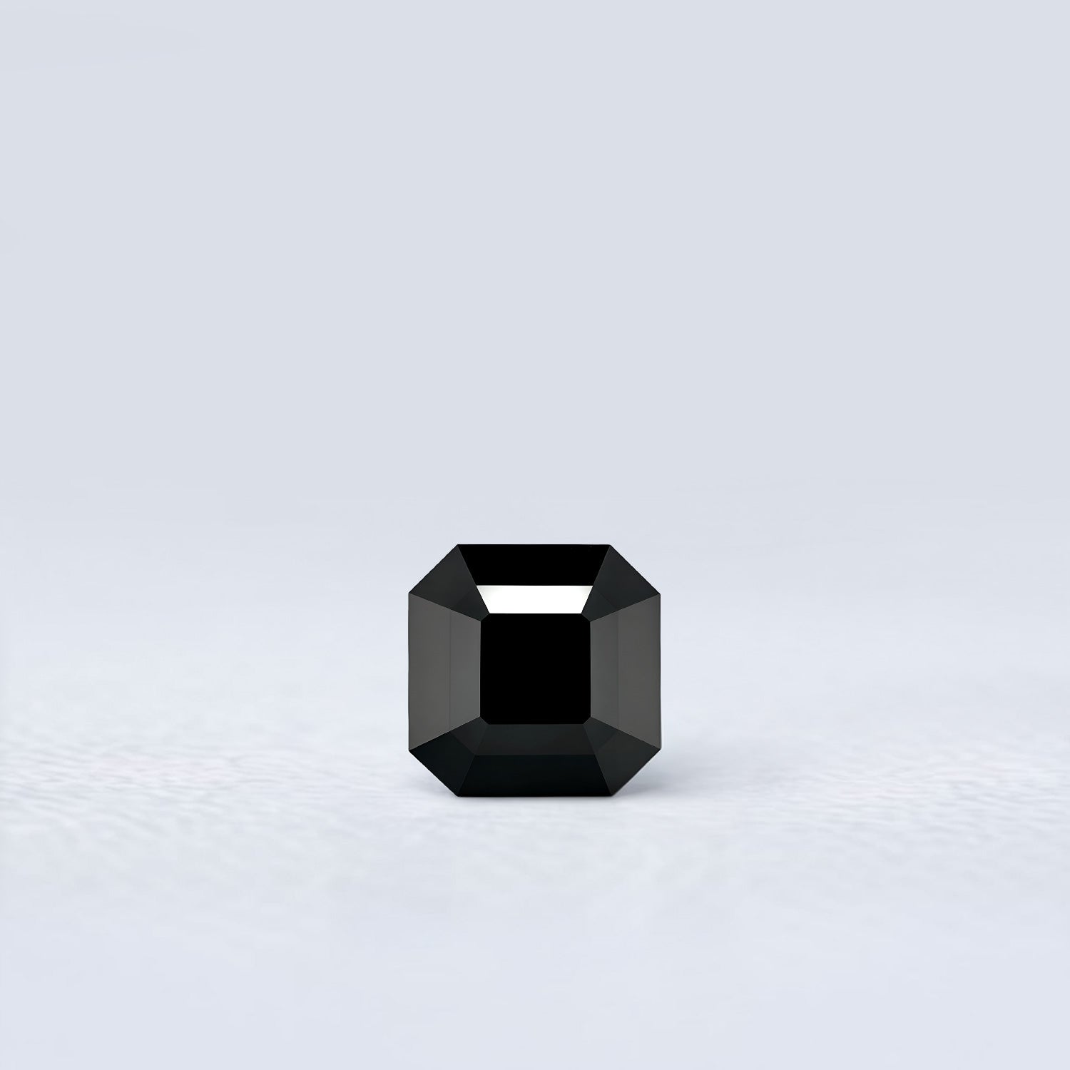 Spinelle noir 1,59 carat carré à pans coupés facetté, couleur noire, origine Thaïlande