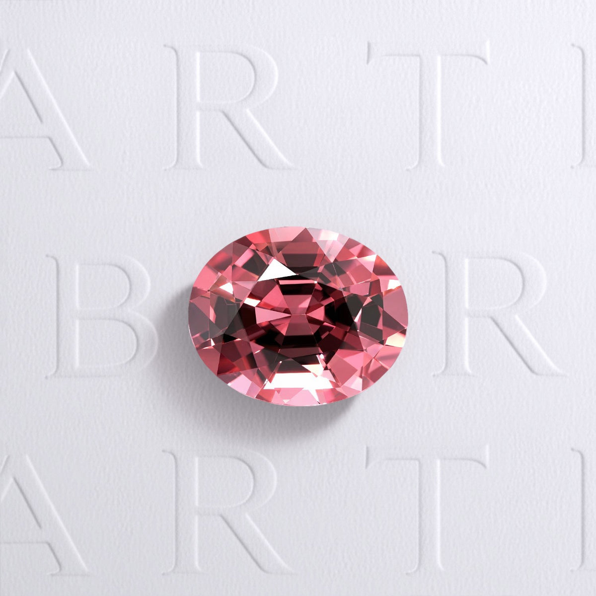 Tourmaline rose naturelle ovale facettée de 2.32 carats, de couleur rose soutenu, originaire du Congo et légèrement incluse.