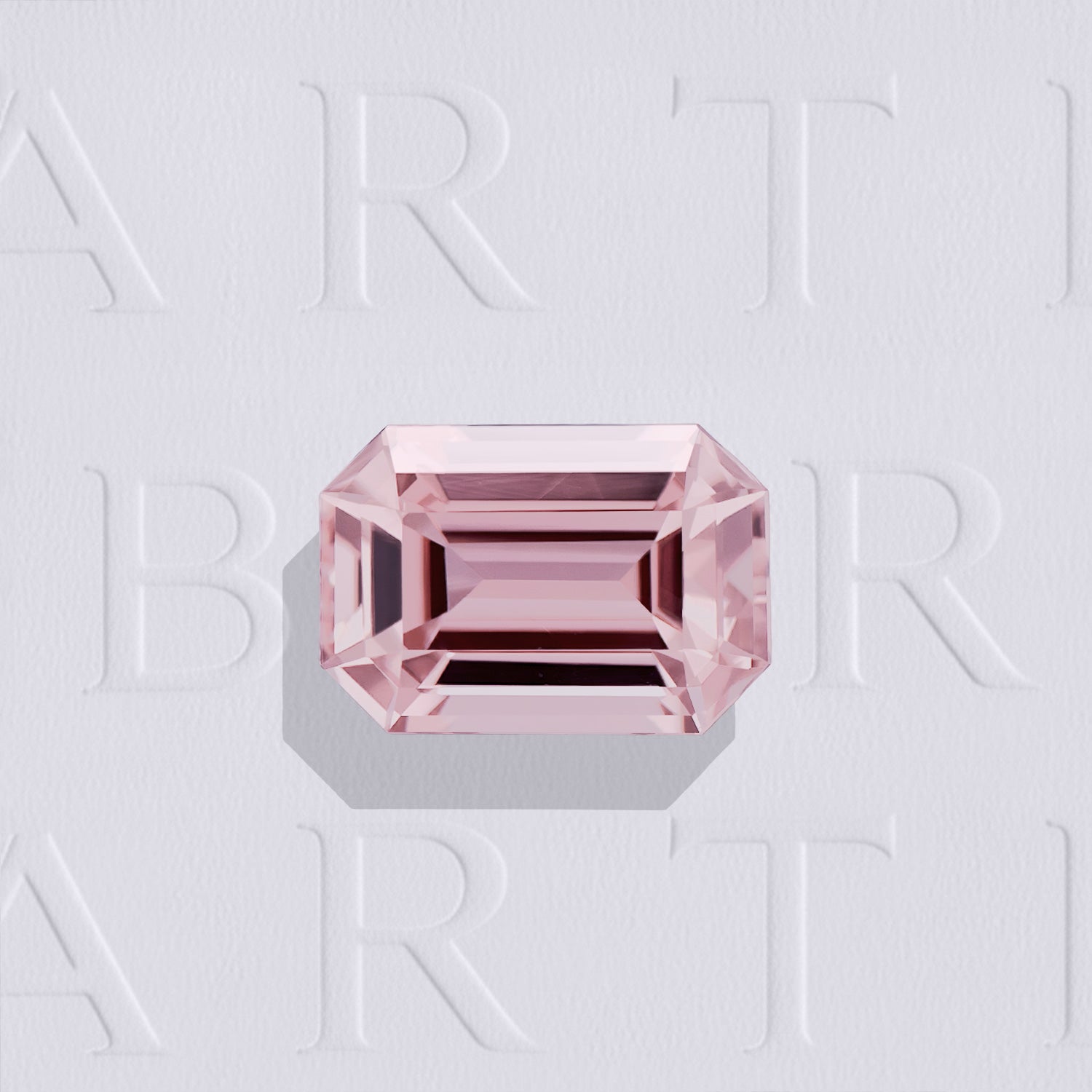 Tourmaline rose naturelle rectangle à pans coupés facettée de 2.05 carats, originaire de la République démocratique du Congo, de couleur rose léger et sans inclusion visible à l'œil nu.