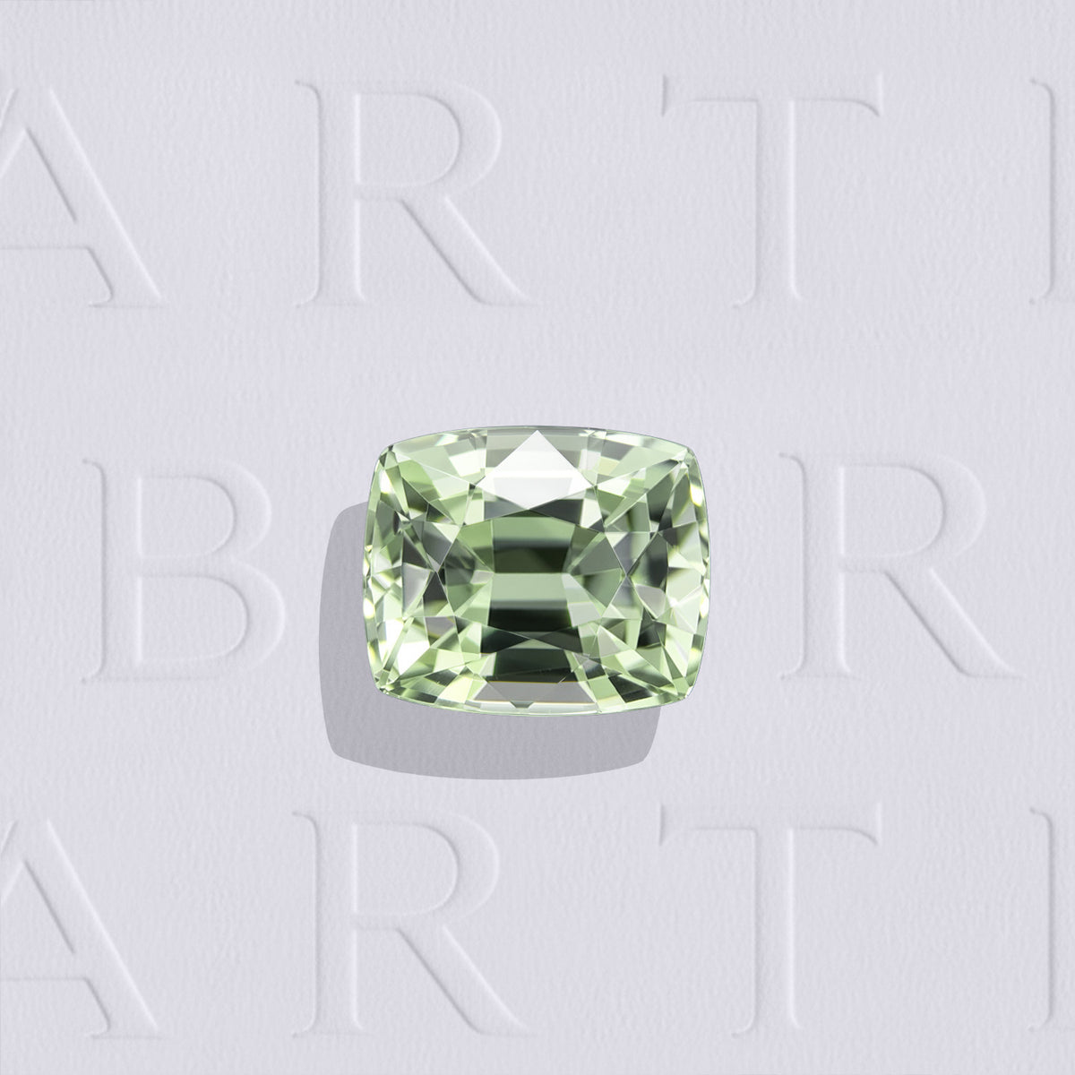 Tourmaline verte naturelle de 1.14 carat, origine République Démocratique du Congo, taille coussin rectangle facettée, aucun traitement, couleur vert-jaune léger, sans inclusion visible à l’œil nu.