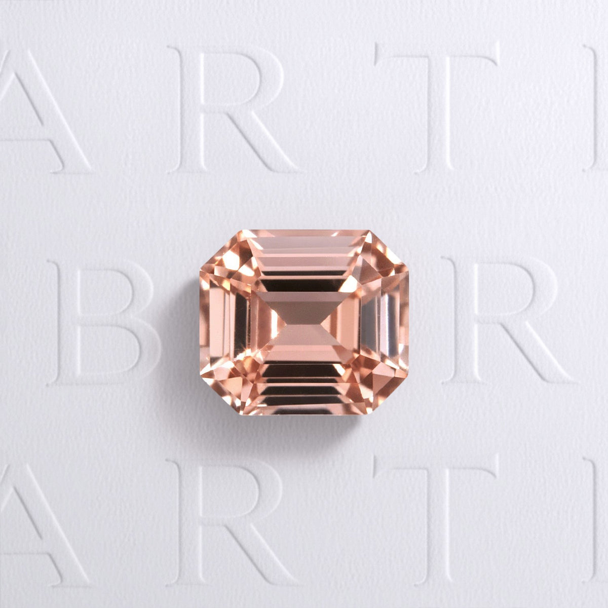 Tourmaline naturelle rectangle à pans coupés de 2.00 carats, couleur rose brun prononcée, aucun traitement, originaire du Congo