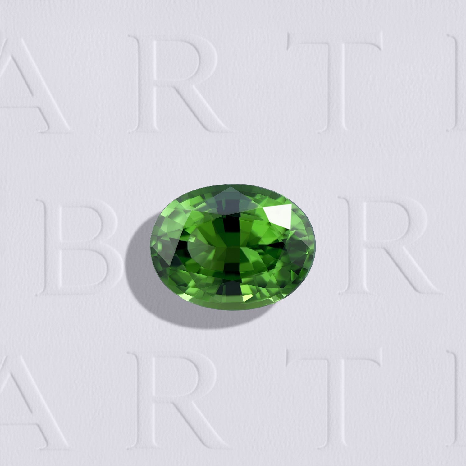 Tourmaline verte naturelle ovale facettée de 1.27 carat, de couleur vert profond, Aucun traitement et sans inclusion visible à l'œil nu.