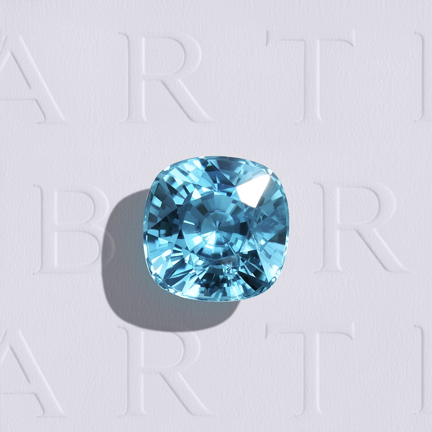 Zrcon Bleu naturel 2.77ct forme coussin carré, dimensions: 7.0 x 7.0 x 5.5mm, originaire de Ratanakiri au Cambodge