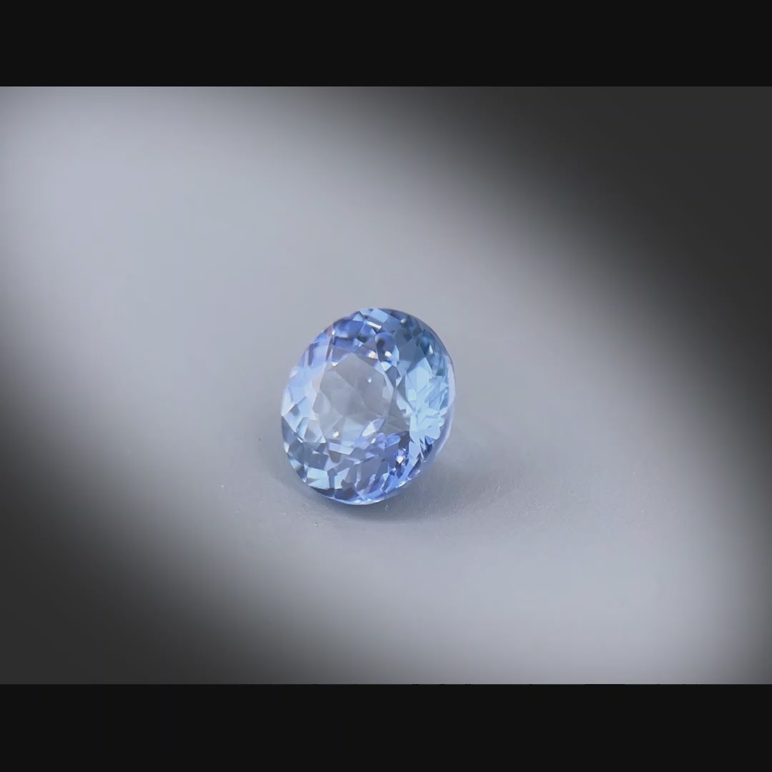 Vidéo d’un saphir bleu rond naturel 1.39ct, Sri Lanka, couleur bleu soutenu, facetté