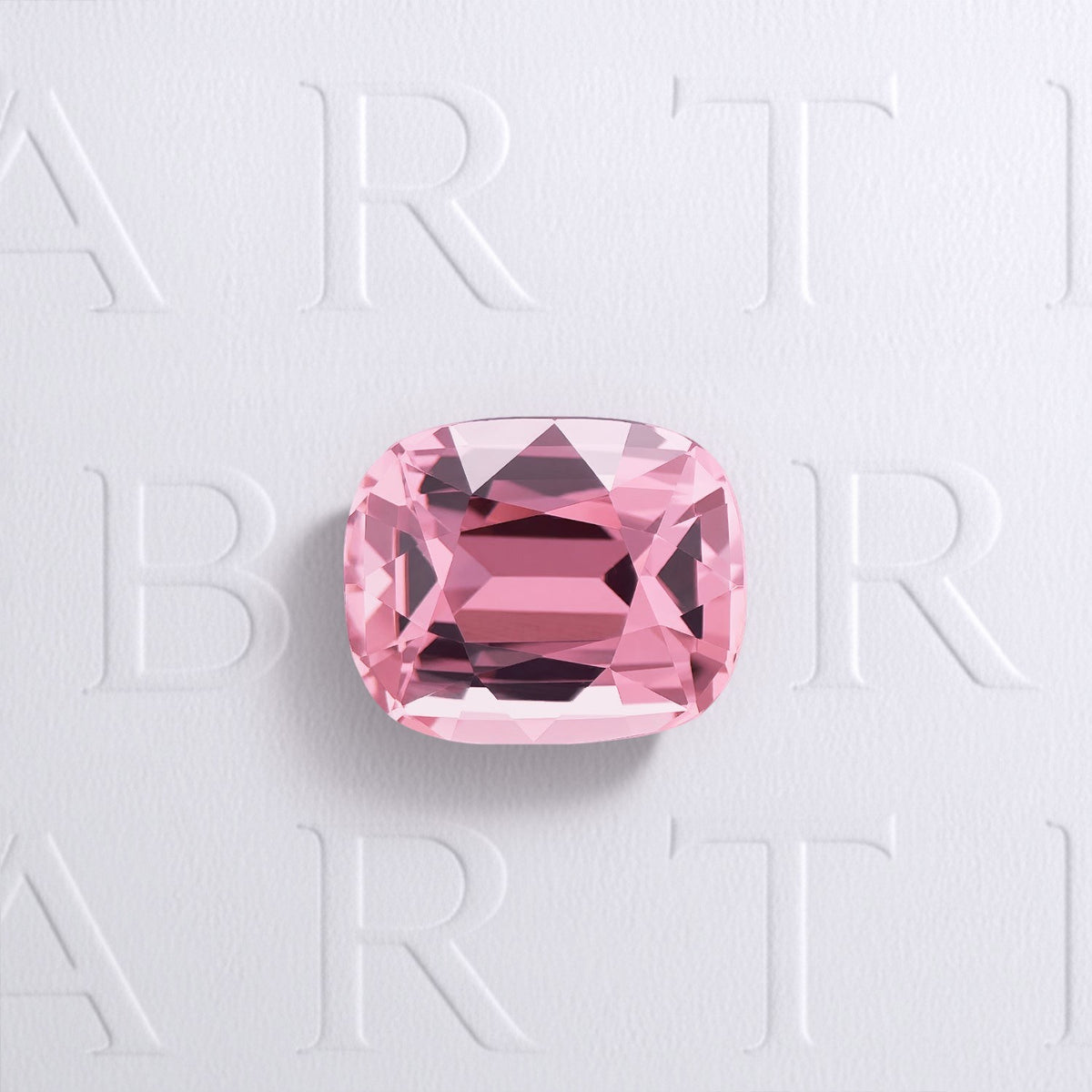 Tourmaline rose naturelle coussin rectangle facettée de 2.01 carats, originaire d'Afghanistan, de couleur rose soutenu et sans inclusion visible à l'œil nu. Aucun traitement.