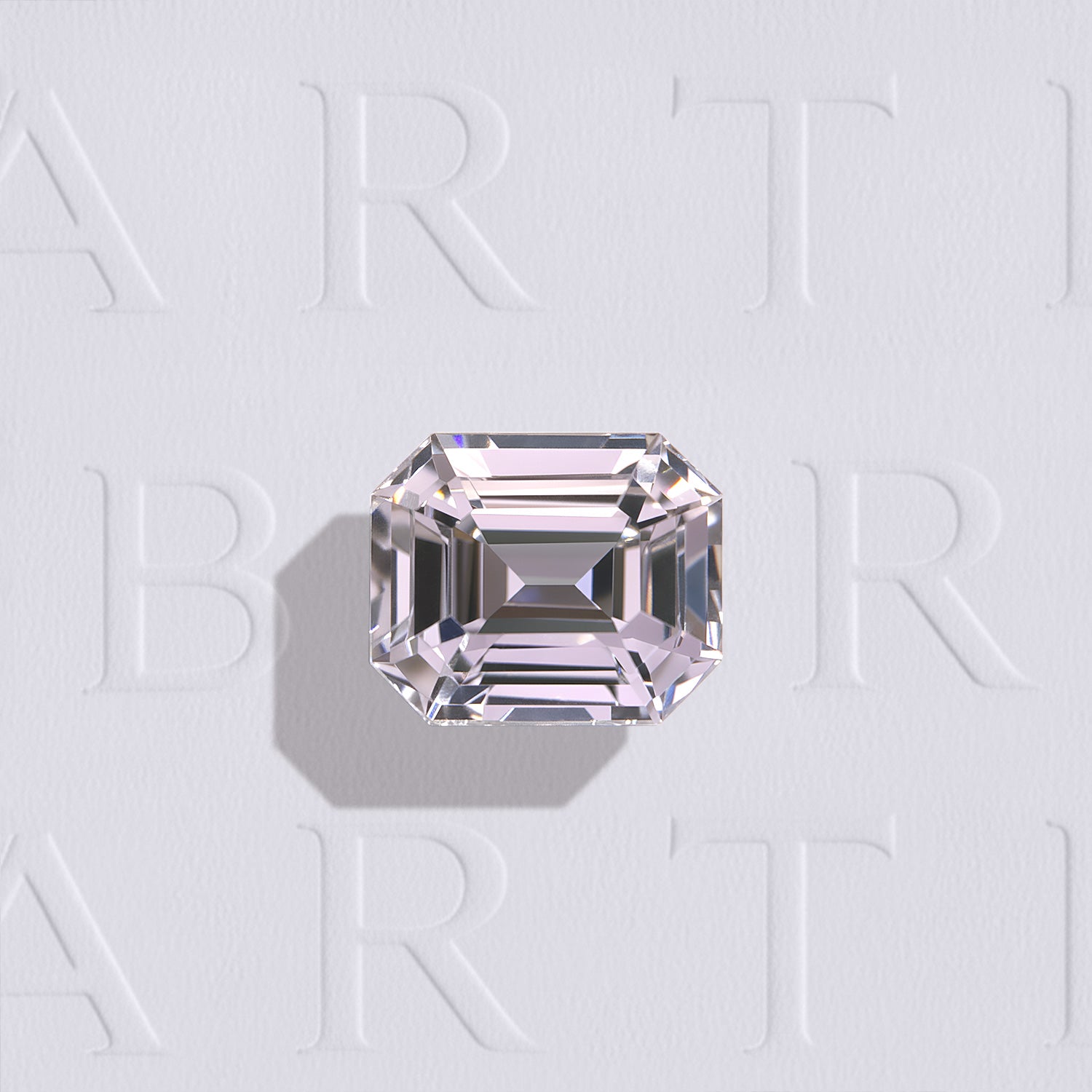 Spinelle gris-violet naturel rectangulaire à pans coupés de 1.23 carat, facetté, provenance Tanzanie.