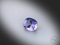 Vidéo de spinelle violet 1,31ct, coussin rectangulaire, facettage mis en lumière, origine Sri Lanka