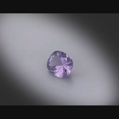 Vidéo de spinelle violet 1,31ct, coussin rectangulaire, facettage mis en lumière, origine Sri Lanka