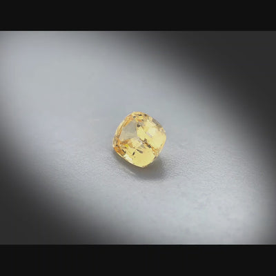 Vidéo d’un saphir jaune-doré naturel coussin rectangulaire 1.65ct, Sri Lanka, facetté